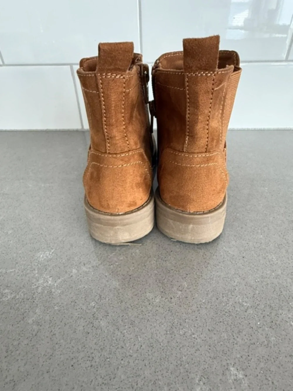 Little Girl Gap Brown Chelsea Suede Boots Size 11  EUC